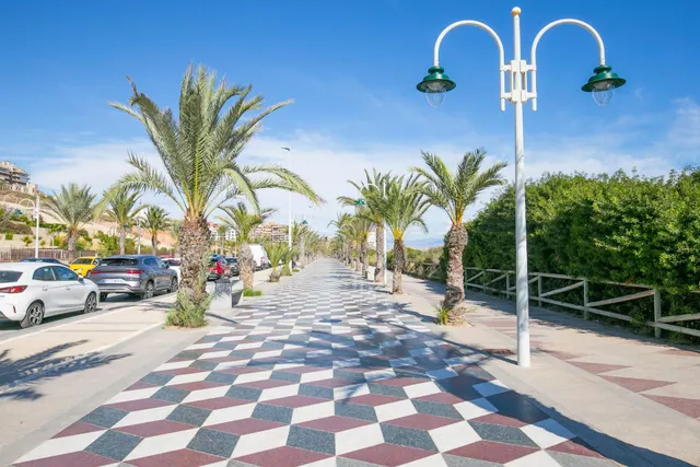Plaza de garaje en venta – Primera línea, Playa Carabassí. — 7
