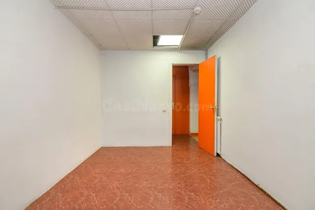 Oficina de 446 m2 ubicada en una planta entresuelo de una fi - foto 3