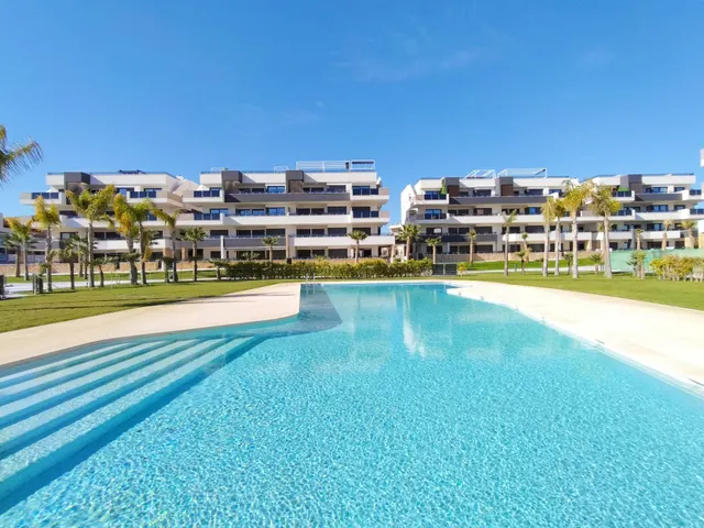 Apartamento con vistas al mar 500 m de la playa — 27