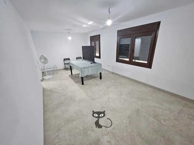 Oportunidad en Alfafar ¡Piso Reformado con Terraza! — 4