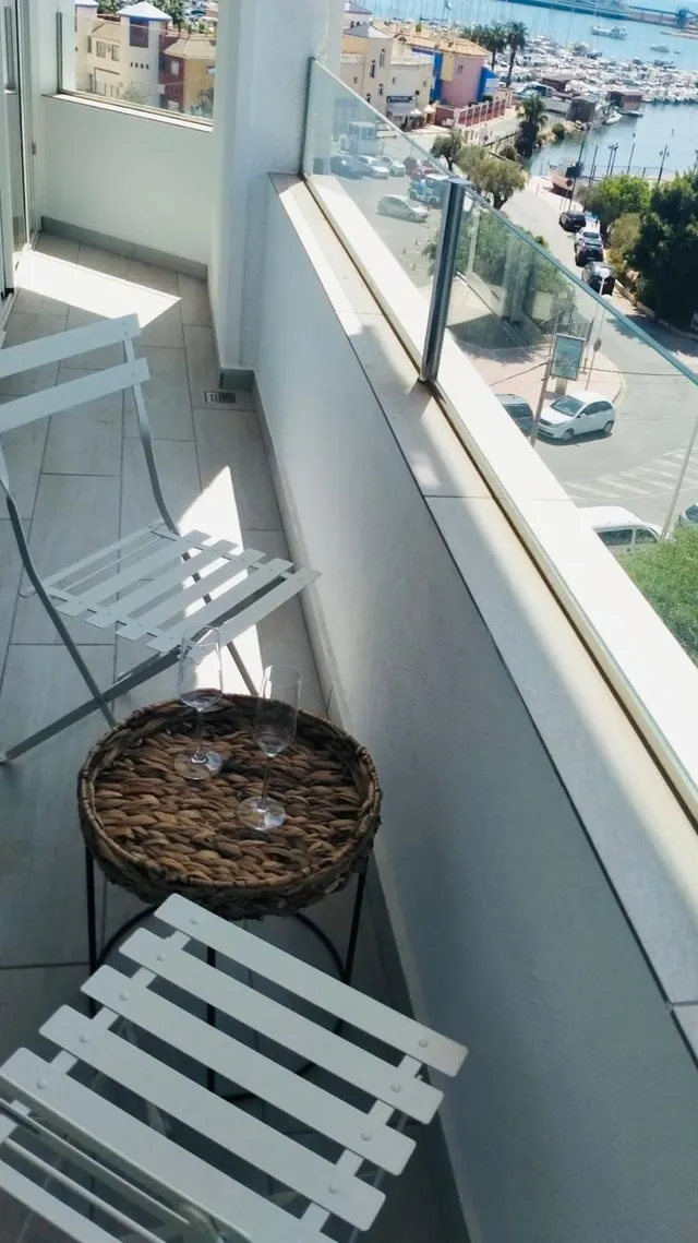 Espectacular vivienda con vistas al mar y al puerto deportivo — 24