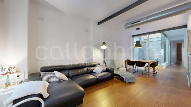 Moderno piso reformado con encanto en Ciutat Vella - foto 2