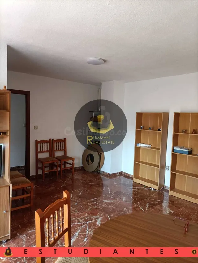 EST/ Piso de TRES dormitorios en Plaza de Toros - foto 2