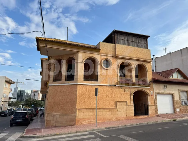 Casa 4 habitaciones 439m² en venta - CENTRO - foto 3