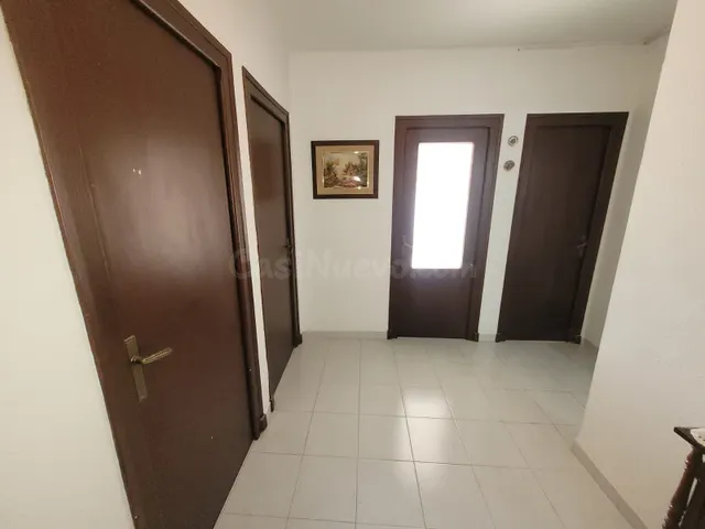 Amplio Piso Exterior en Tarazona con Terraza y Buena Ubicaci - foto 2