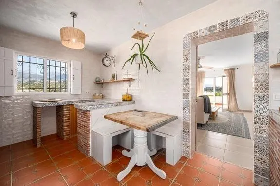 Villa exclusiva con piscina privada y casa de invitados independiente — 22