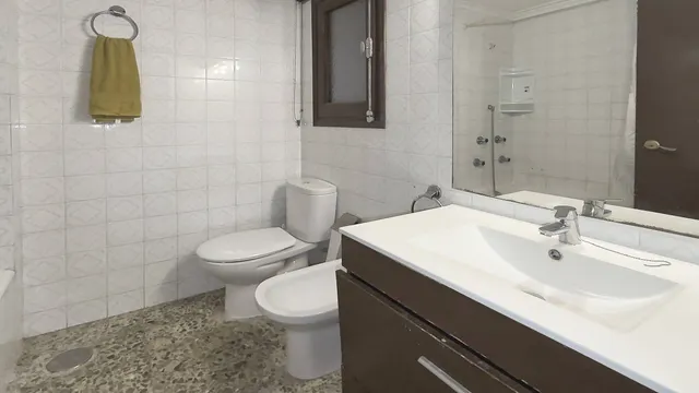 Piso en venta en Calle de Tomàs Ortuño — 12