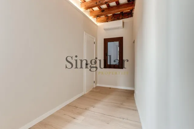 Piso reformado a estrenar en el Barrio Gótico de Barcelona — 23
