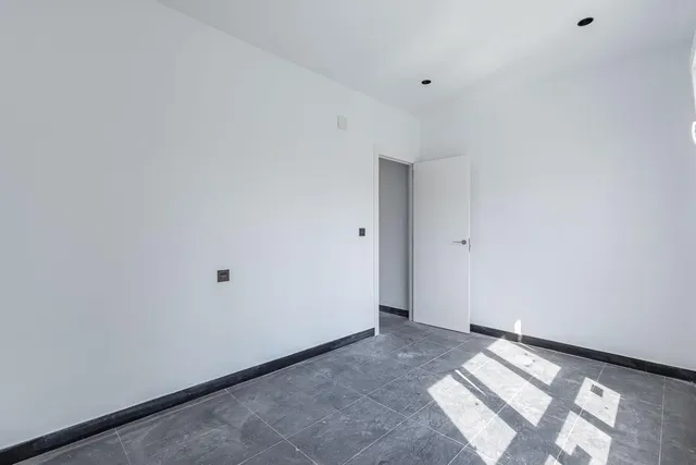 Edificio de nueva construcción en Churriana — 11