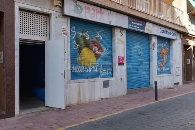Local comercial 300m² en venta - LA PUNTICA