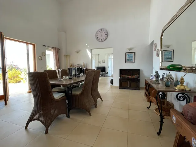 Exclusivo chalet con 9000m2 de parcela — 12
