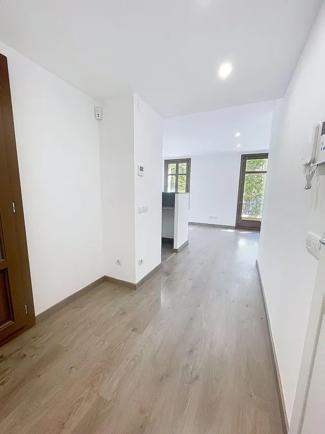 Luminoso piso en venta en Paral·lel — 9