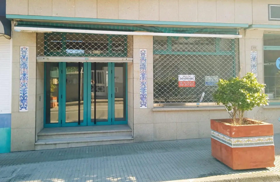 LOCAL COMERCIAL EN AGUIÑO
