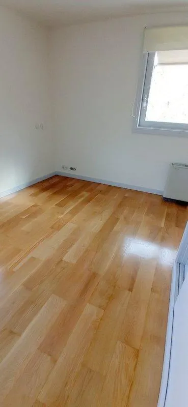 PISO CON TERRAZA EN ALQUILER EDIFICIO ZAIDA EN GRANADA — 17