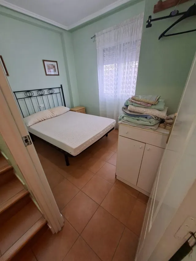 Villa con piscina comunitaria, Alicante, Torrevieja. 4 dormitorios, 82 m2, 1,2 kilómetros del mar — 13