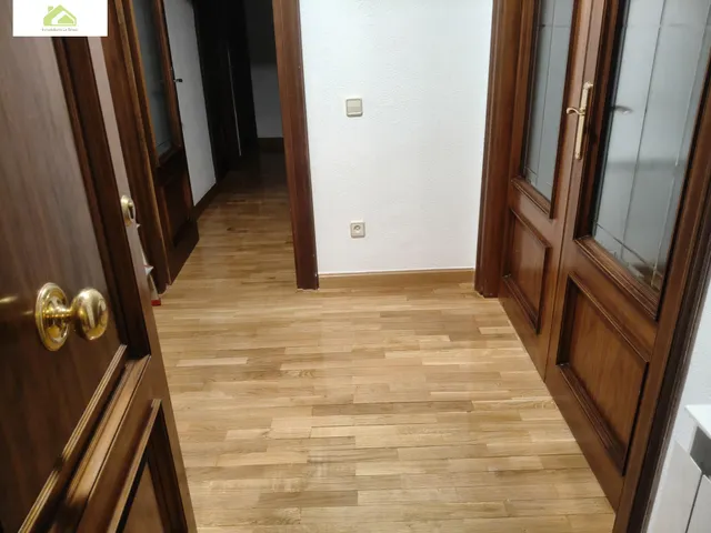 Piso en alquiler en avenida portugal de 4 dormitorios con garaje y trastero — 9