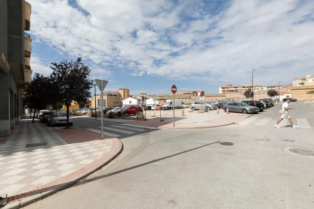 Oportunidad en Atarfe, local de origen de 222m2 — 17