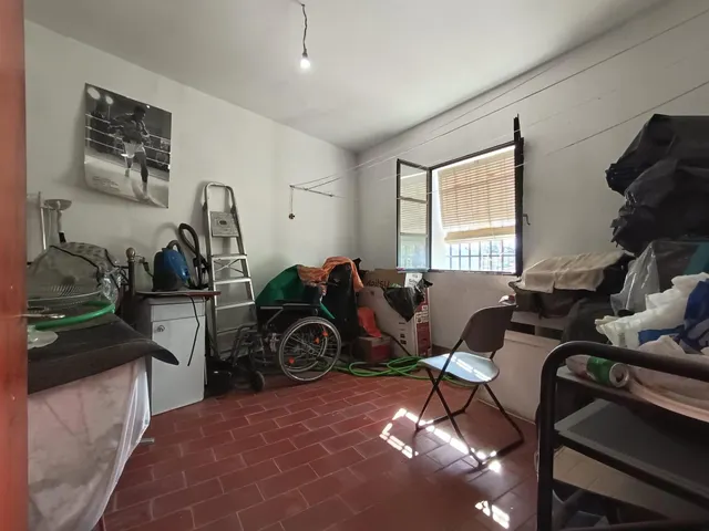 El verdadero lujo en el Realejo es tener tu propia cochera y compartir el edificio con un solo vecino. — 26