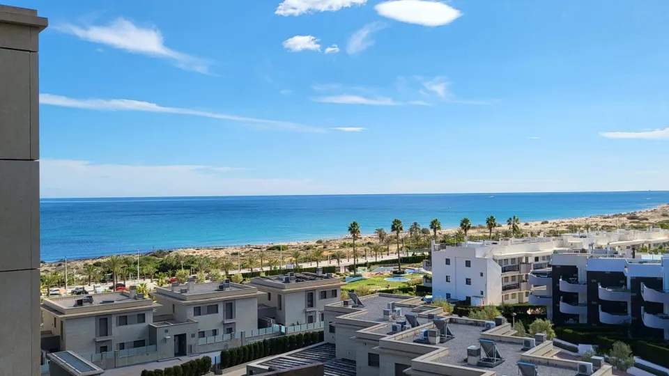 Apartamento 2 Dormitorios y 2 Baños gran terraza con vistas  1ª linea Piscina garajes y trastero