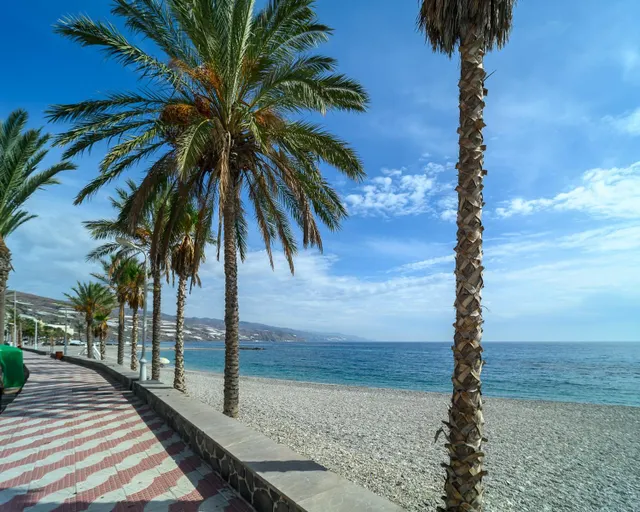 Estupendo piso en venta ubicado en Castell de Ferro — 7
