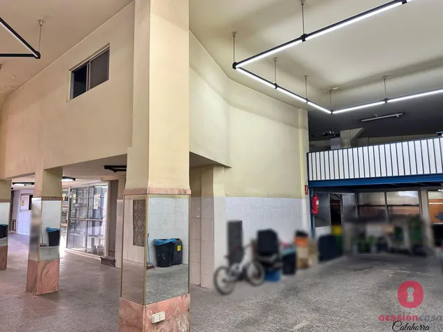 LOCAL COMERCIAL DE 300 METROS - JUNTO FACULTAD DE DERECHO — 4
