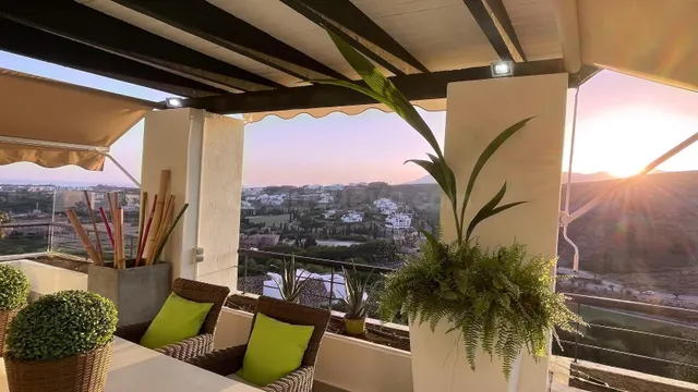 Apartamento de lujo en planta baja con vistas panorámicas al mar en los flamingos, Benahavís — 5
