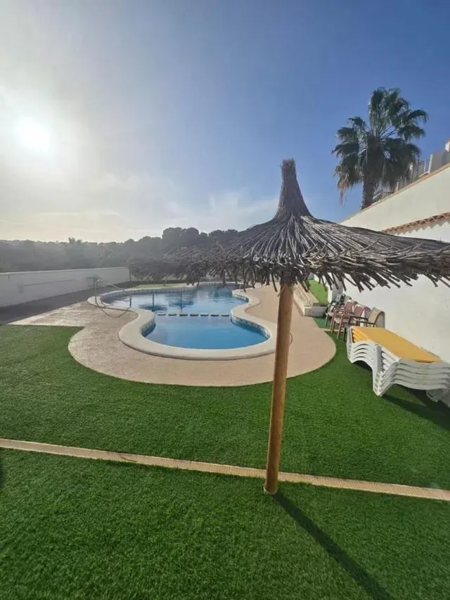 Gran chalet en orihuela: 2 hab, 3 baño — 8