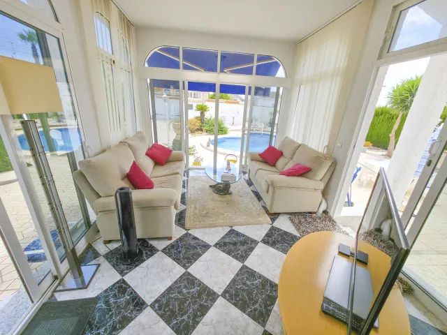 Villa 3 habitaciones 230m² en venta - Centro — 28