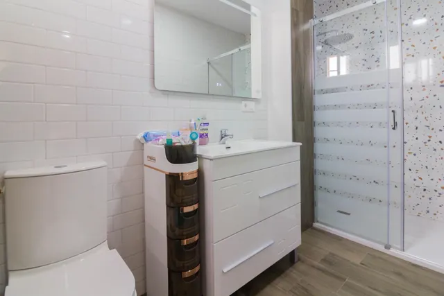 VIVIENDA CON NEGOCIO EN ABANILLA. — 15
