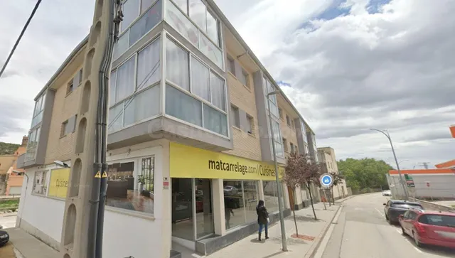 DÑPLEX OKUPADO EN VENTA EN LA JONQUERA (GIRONA) - foto 2