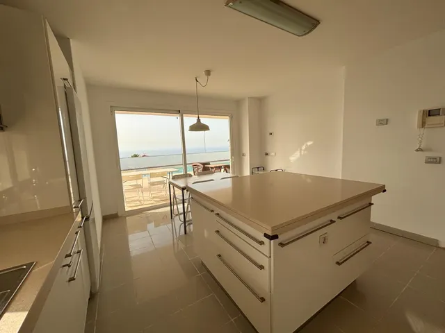 Magnífico chalet independiente con vistas al mar y piscina en Radazul. — 21