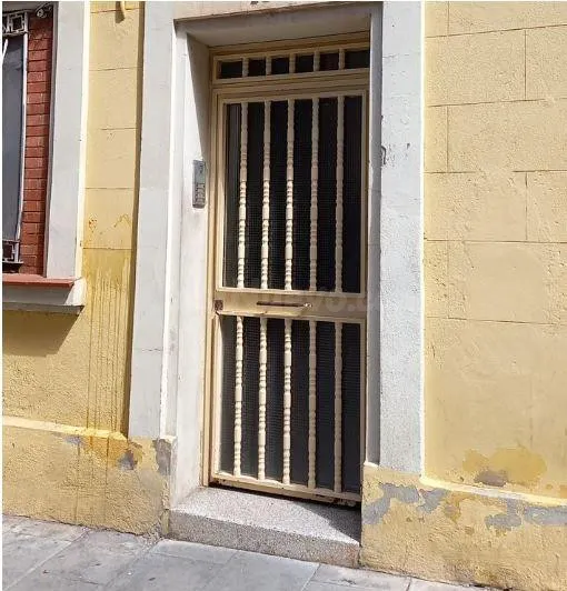 SE VENDE piso OKUPA en Calle Sant Benet 13 de Santa Coloma d