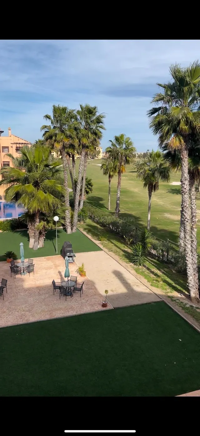 Luminoso ático en planta alta con terraza, piscina y garaje  - foto 2