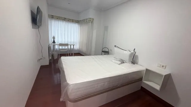 MARAVILLOSO PISO DE ALQUILER POR TEMPORADA EN PLENO CENTRO DE OURENSE – ZONA VALLE-INCLÁN — 7