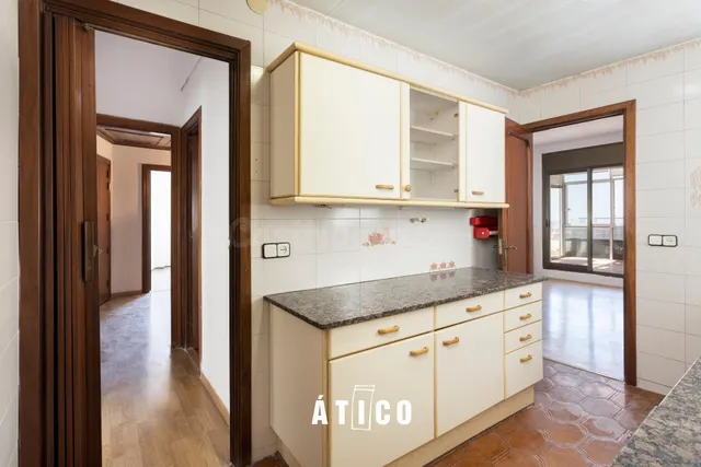 Atico con una terraza espectacular y vistas unicas sobre Barcelona — 19