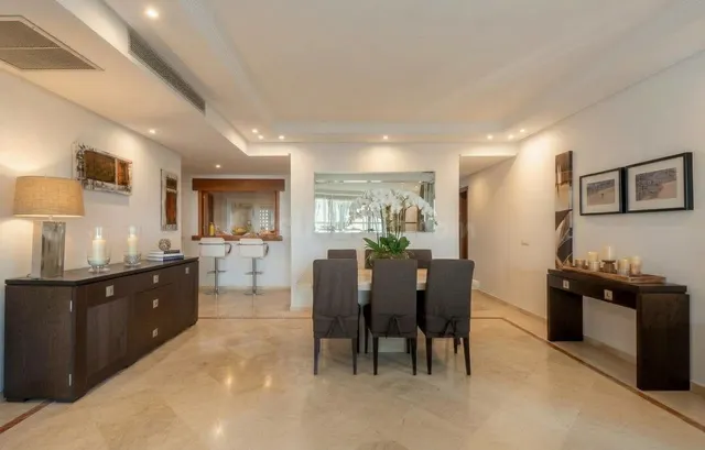 Exclusiva vivienda en primera linea de playa con jardín privado en costalita — 5