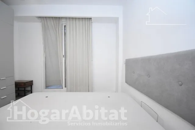 ¡oportunidad! bajo bonito, luminoso y reformado con patio, todo amueblado — 36