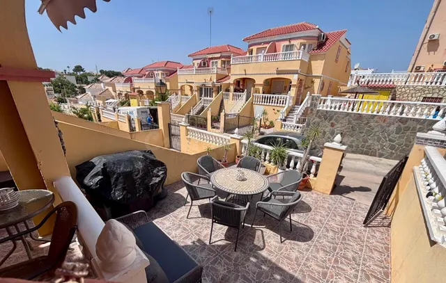 Encantadora casa adosada con soleada orientación suroeste en - foto 2