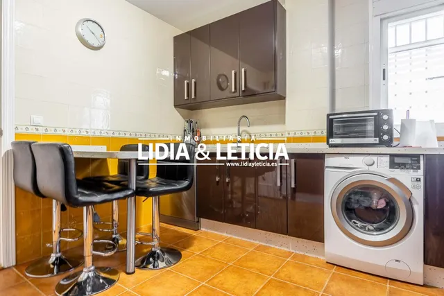 PISO EN ALCALÁ DE GUADAÍRA ZONA CENTRO — 11