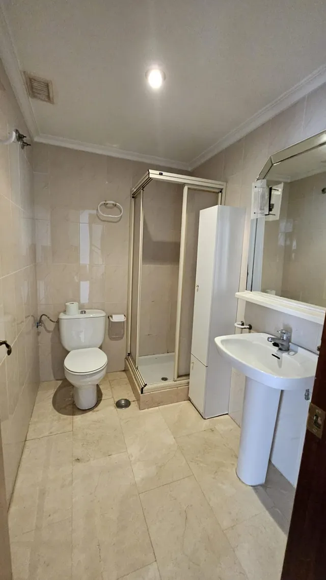 Se Vende Casa de Tres Plantas con garaje doble y trastero. — 44