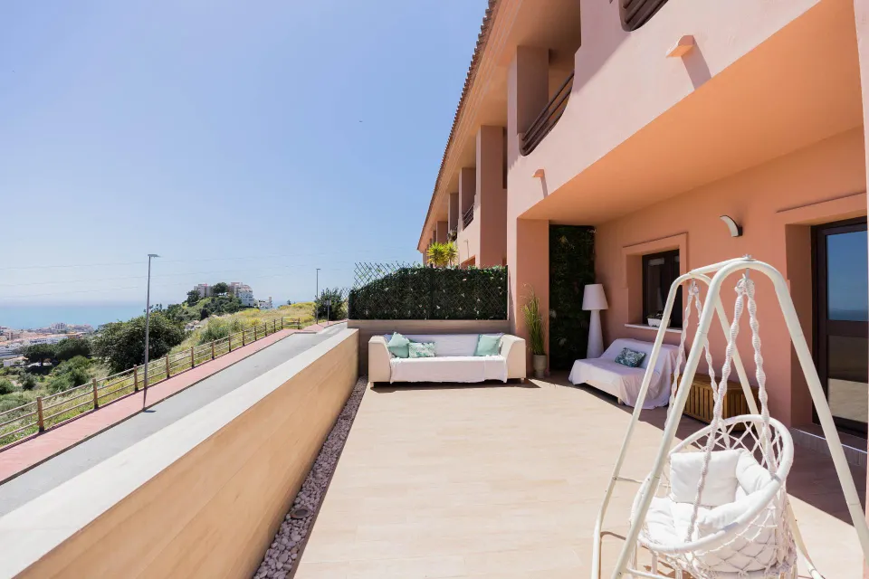 Chalet con Vistas al Mar  y la Montaña – Ubicación Privilegiada