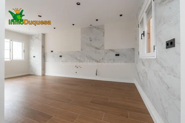 Casa con dimensiones de CHALET en Alfacar, 7 dorm. REFORMA RECIENTE (Sin terminar). — 22
