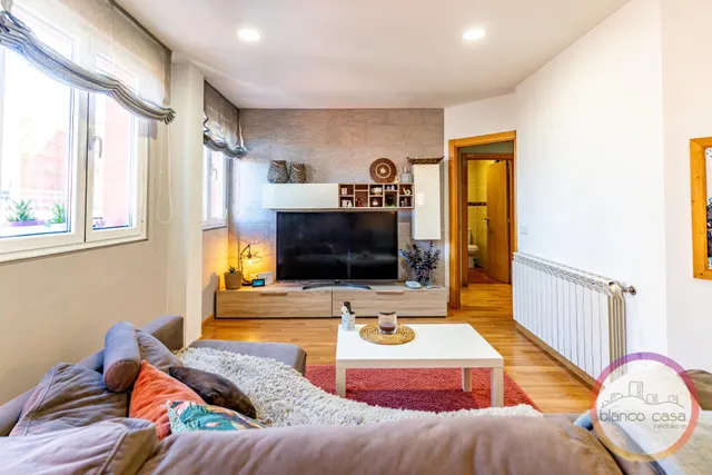 ¡ un piso con terraza de más de 25 m2, garaje y trastero en Carballo por 189.990€! — 28