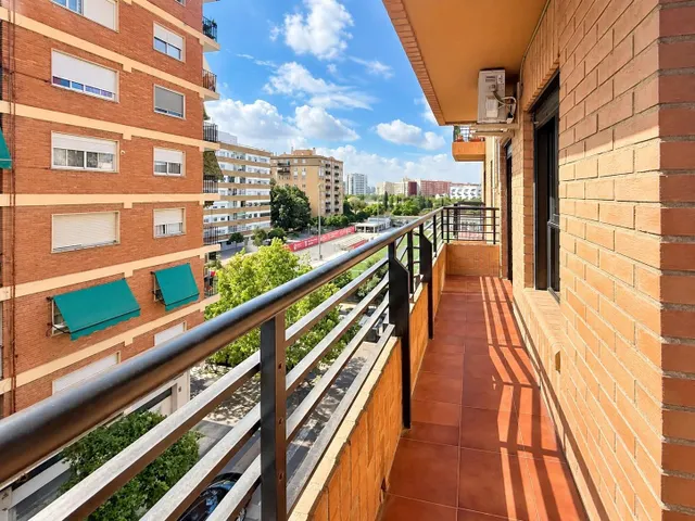 Piso de 2 habitaciones en alquiler en C/Juan Ramón Jiménez — 14