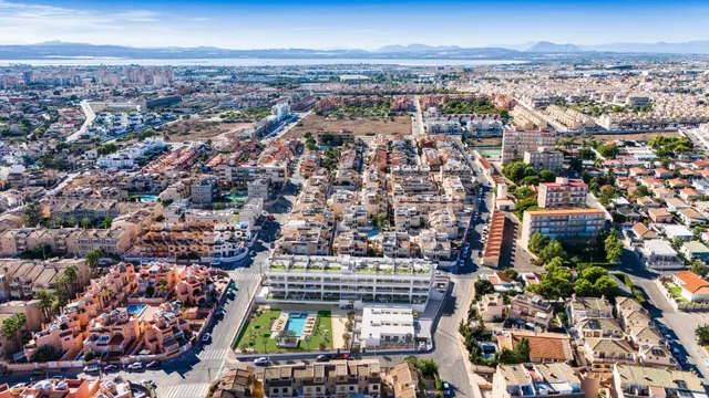 Apartamentos de nueva construcción con licencia turística a 300 m de la playa en Torrevieja — 5