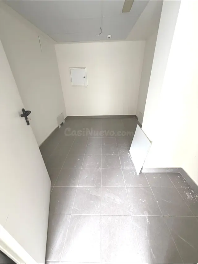 Se vende fantástica oficina en entreplanta de 117 m2 - foto 2
