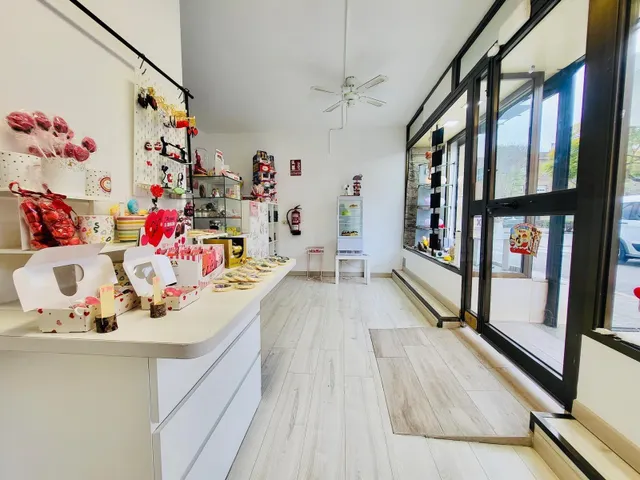 Inversión Estratégica con Rentabilidad Garantizada en el Corazón Comercial de Sant Andreu — 10