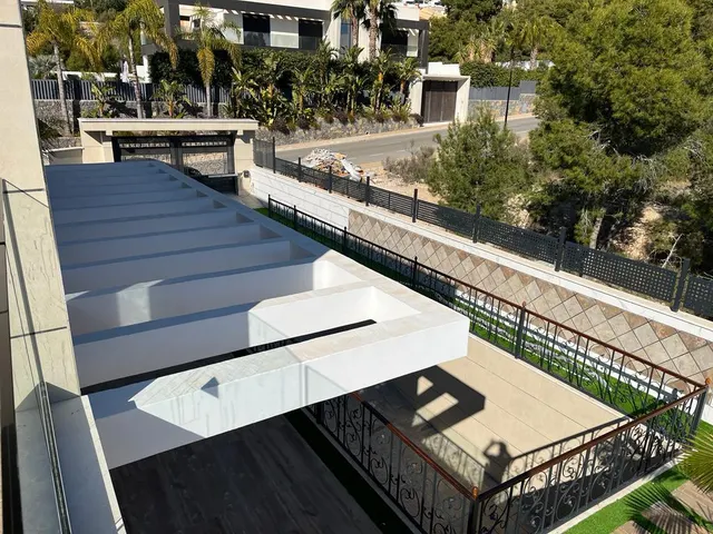 Se venden 2 maravillosas viviendas de obra nueva, zona Sierra Cortina- PRECIO NEGOCIABLE — 44