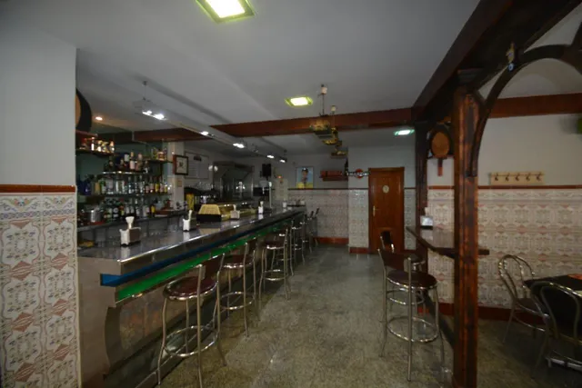 ¡¡ Gran oportunidad de negocio !! Venta de dos locales comerciales, opción a compra o traspaso. — 5