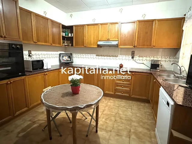 Amplia casa a la venta en Font de la Figuera (Valencia) — 25